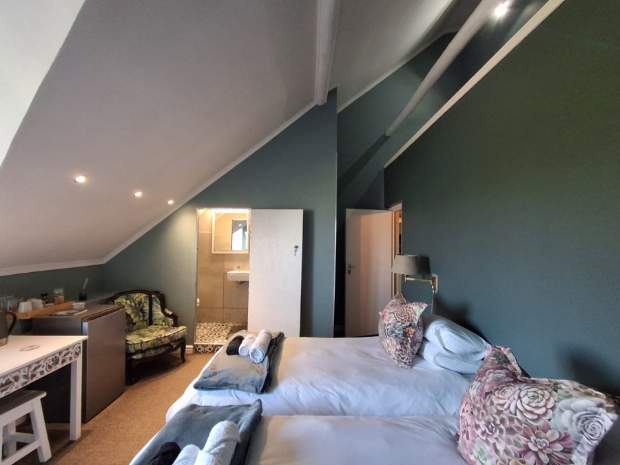 8 Bedroom Property for Sale in Stilbaai Oos Western Cape